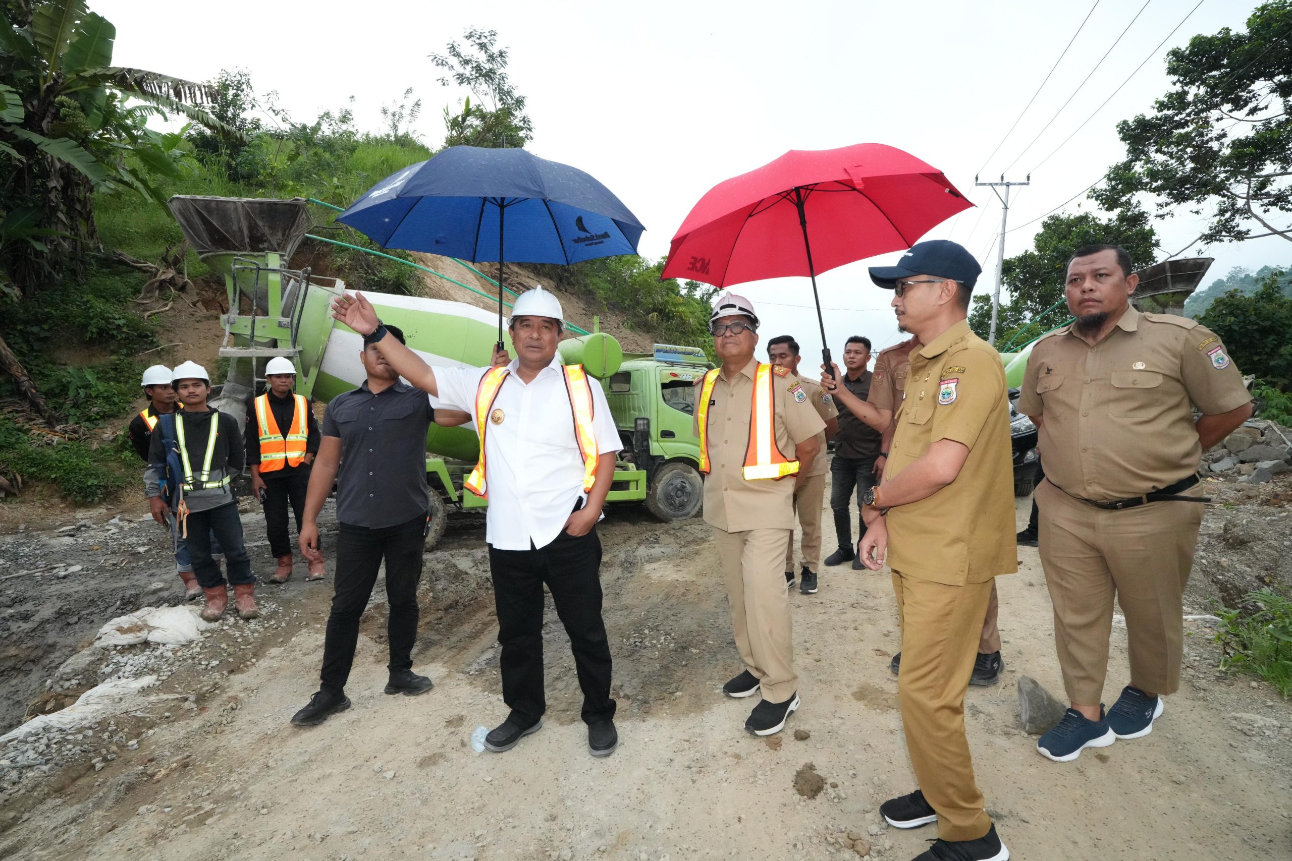 Pj Gubernur Sulbar Pantau Progres Jalan Salutambung-Urekang, Dorong Pengembangan Komoditas Unggulan di Ulumanda