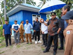 Serahkan Benih Udang Vaname di Bonda, Bahtiar: Seyogianya Pemerintah Desa Menciptakan Sumber Kehidupan di Desa