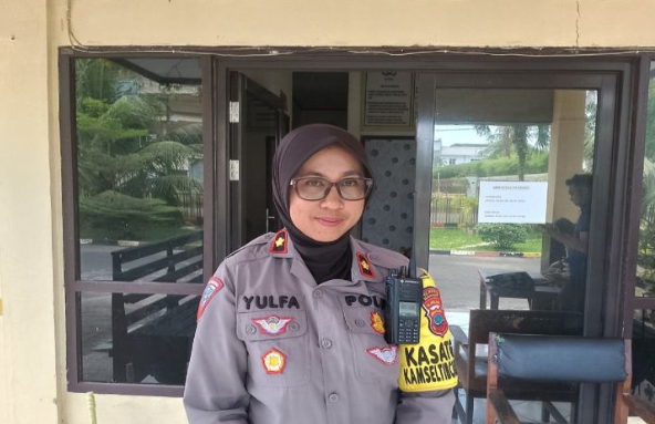 Kasat Lantas Polresta Manado Kompol Yulfa Irawati. ANTARA/Jorie Darondo