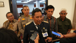 Penjabat Gubernur Sulbar Bahtiar Baharuddin ketika diwawancarai terkait rekrutmen calon anggota KPPS untuk Pilkada 2024, di Mamuju, Selasa (17/9/2024) ANTARA Foto/HO Humas Pemprov Sulbar