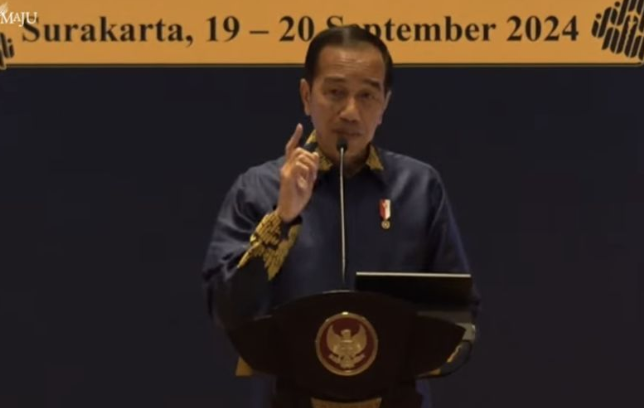 Tangkapan layar - Presiden Jokowi saat membuka Kongres Ikatan Sarjana Ekonomi Indonesia (ISEI) XXII dan Seminar Nasional 2024 di Surakarta, Jawa Tengah, Kamis (19/9/2024). ANTARA/Andi Firdaus-Setpres