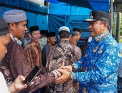 Pj Bahtiar Serahkan Bantuan Pasca Gempa, Warga Sandoang Tempati Rumah Layak Huni