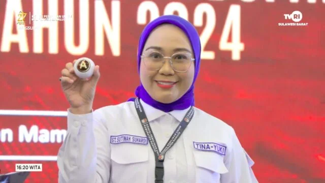 Calon Bupati Mamuju, Sitti Sutinah Suhardi saat debat publik pertama Pilkada Mamuju di d'Maleo Hotel & Convention, 2 November 2024 lalu.