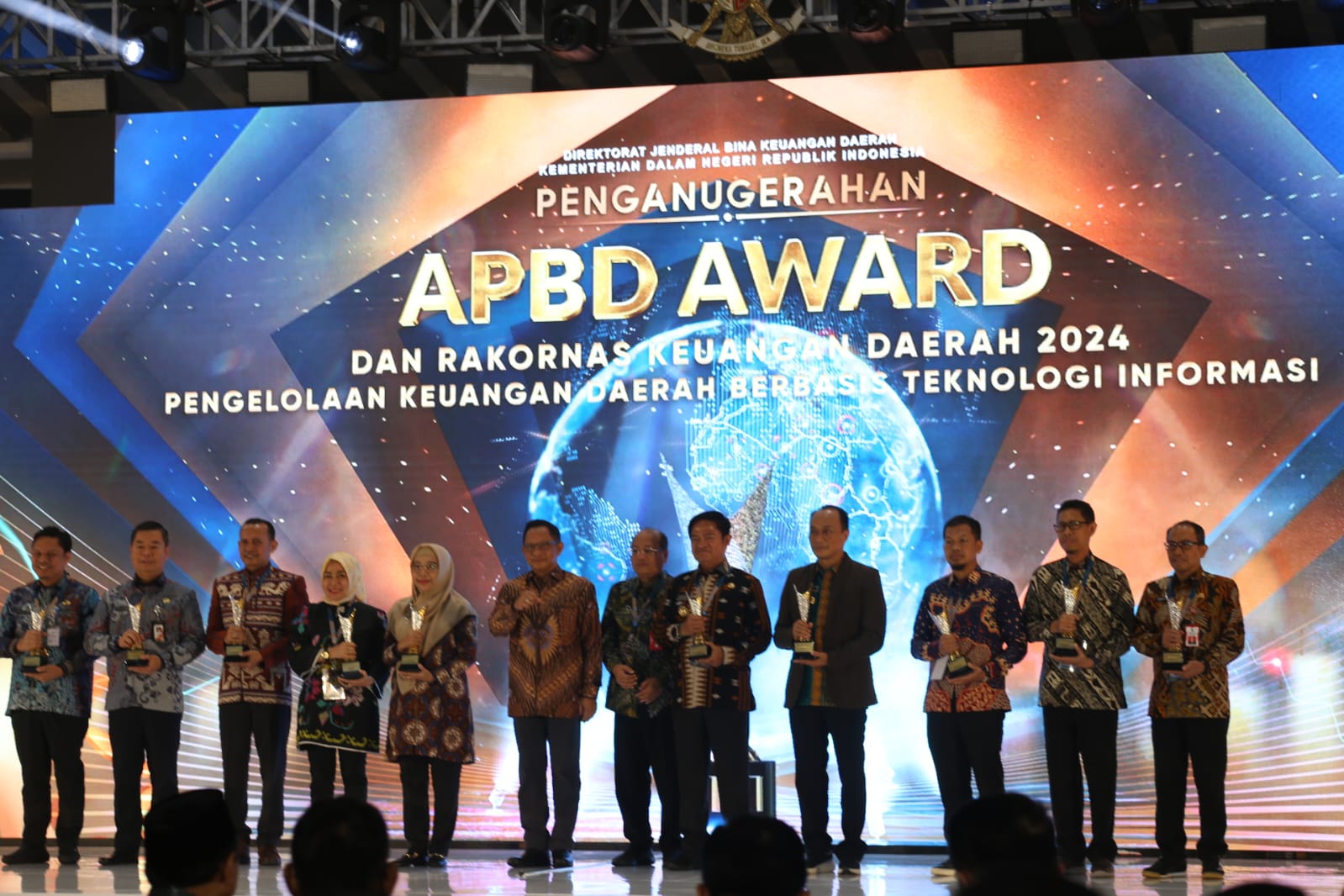 Sulbar Raih Penghargaan APBD Award 2024, Kedepan Perlu Optimalkan PAD