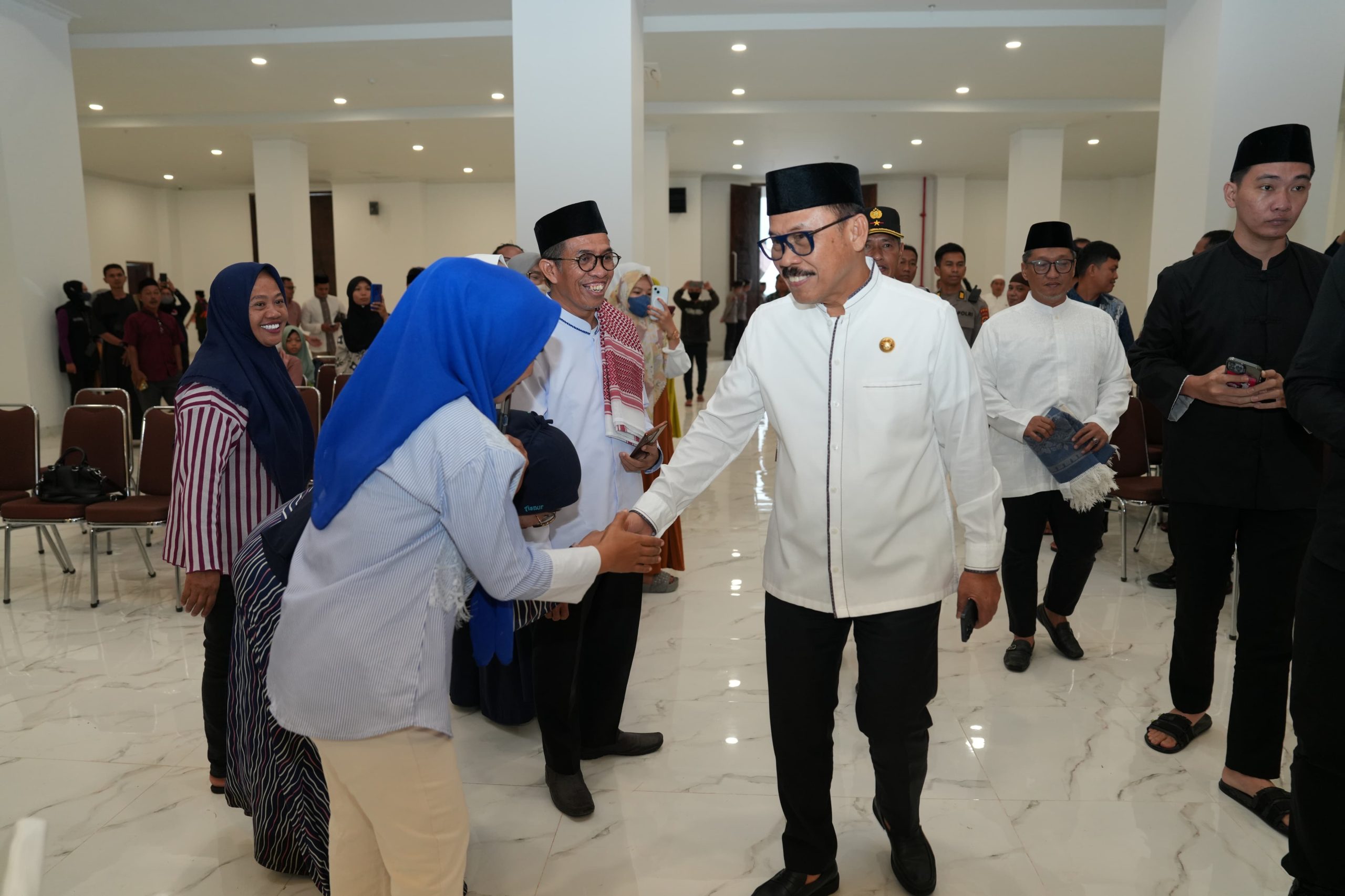 Gubernur SDK Hadiri Peresmian Pembangunan Masjid Raya Suhada Mamuju