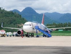 Dukungan Penuh Pemprov Sulbar, Secara Resmi Pesawat Batik Air Kembali Layani Rute Mamuju-Makassar di Bandara Tampa Padang